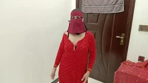 Desi Pakistani Beautiful Housewife Nude Dance